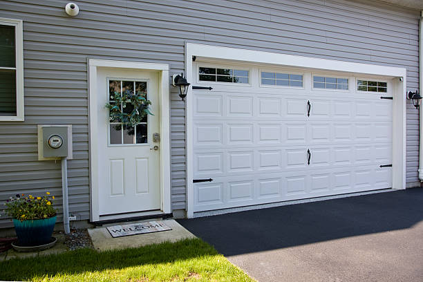 24/7 Emergency Garage Door Panel Replacement experts in Vandalia, IL